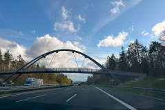 04_9-olympischer-Bogen-irgendwo-da-wo´s-rauscht