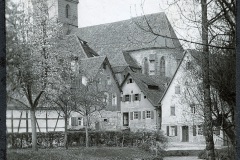 06_1-Ensemble-aus-den-goldenen-Zwanzigern-mit-noch-freiem-Bach